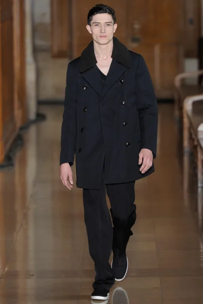 Look 10